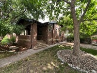 Building Photo - Highlands Bungalow Available Now!
