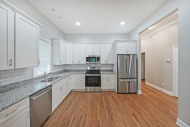 Building Photo - 1075 McDaniel St SW