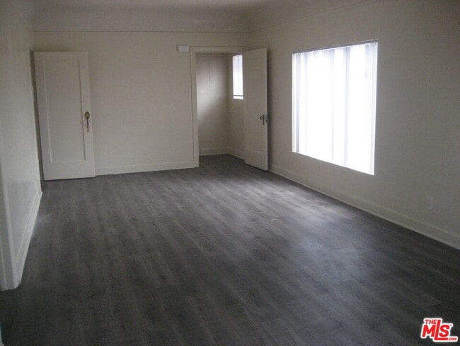 Building Photo - 105 W 106th St