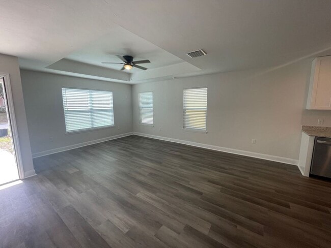 Building Photo - 3/2 in Turkey Creek!