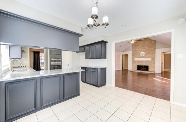 Building Photo - 3838 Fawn Creek Dr