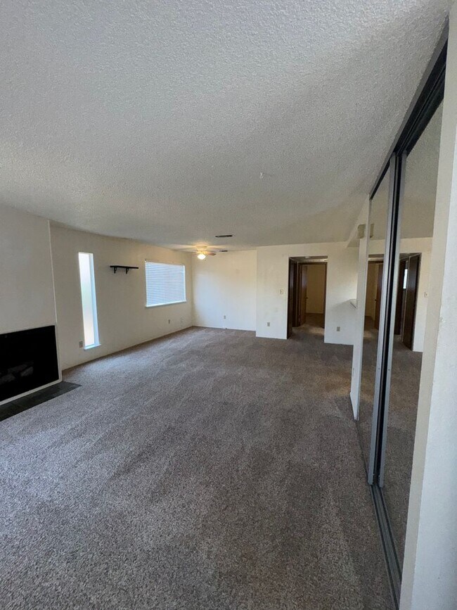 Building Photo - Bellflower Way