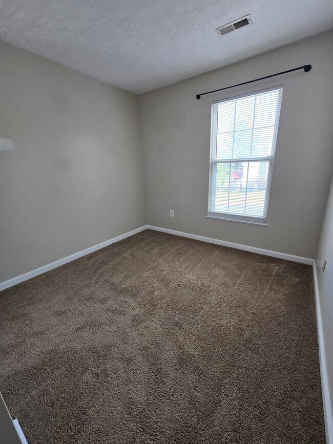 Building Photo - Spacious 3BR Townhouse in Sought-After Constant Friendship – Minutes to Everything!