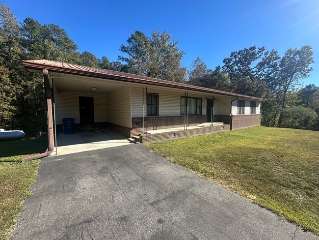 Building Photo - Charming 3-Bedroom, 2-Bath Home in Peacefu...