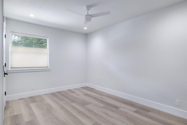Building Photo - 5304 St Georges Green