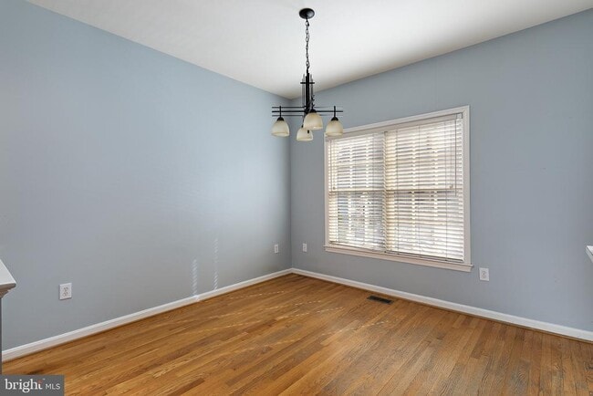 Building Photo - 1122 N Vernon St