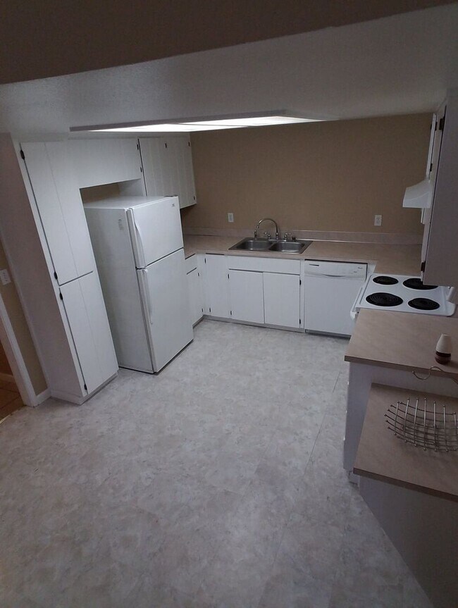 Building Photo - O24