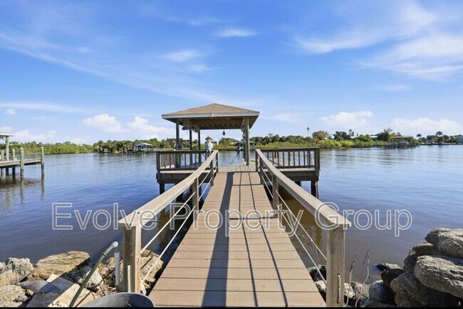 Building Photo - 470 Lambert Ave