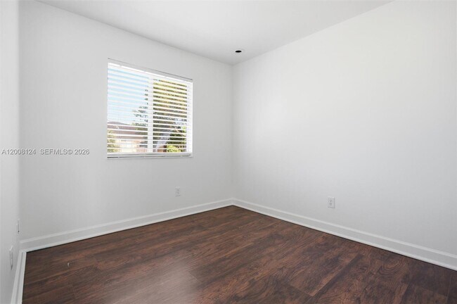 Building Photo - 17530 SW 139th Ct