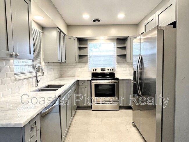 Building Photo - 2489 Del Rio Way