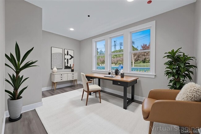 Building Photo - 110 School St