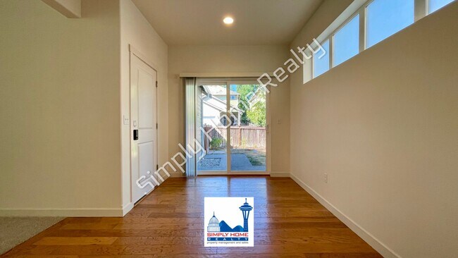 Building Photo - Welcome to Your 4-Bedroom Dream Home!??