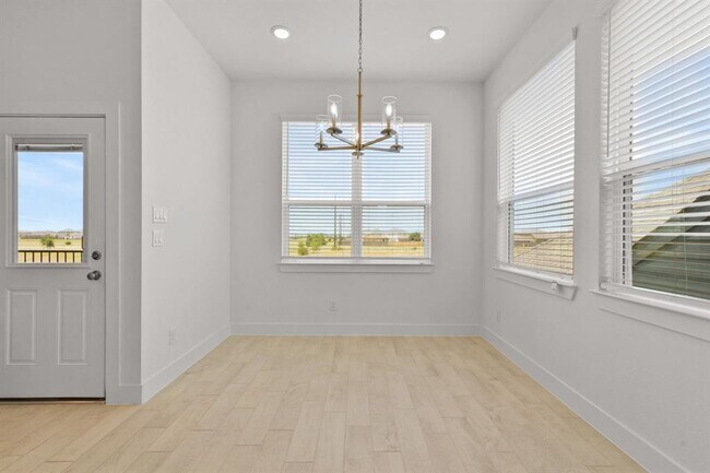 Building Photo - 21118 Garden Palm Dr
