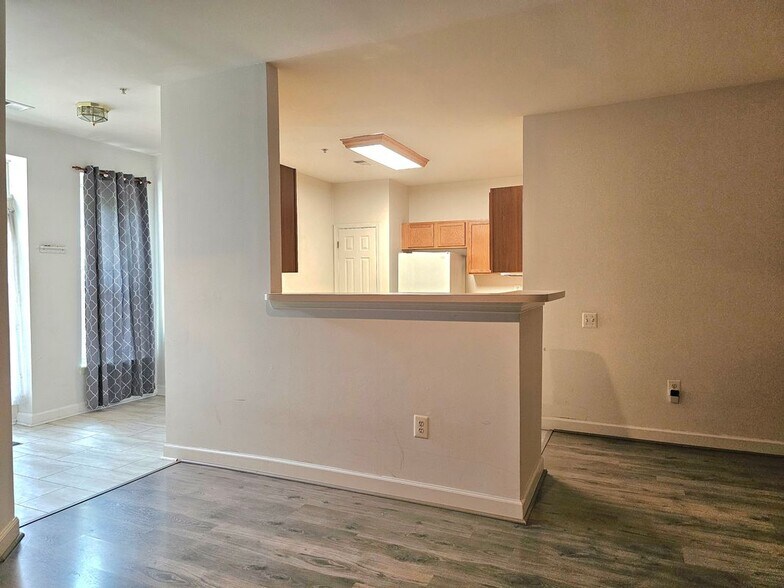 Building Photo - 2512 Willow Leaf Ct