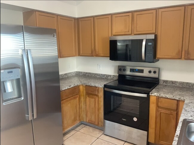 Building Photo - 12639 Longcrest Dr