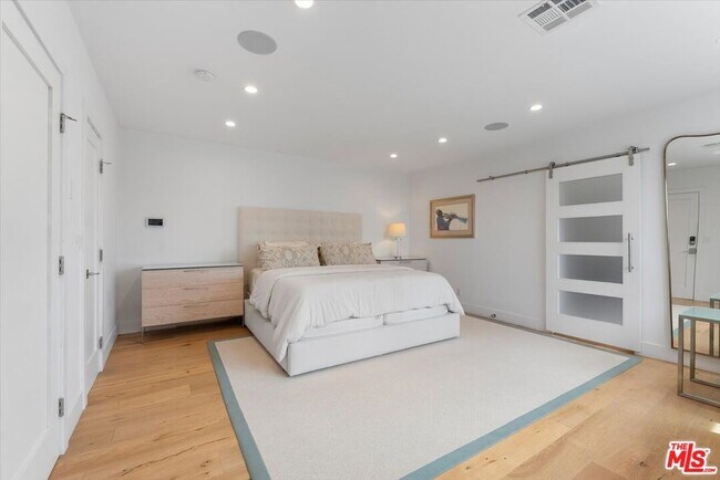 Building Photo - 5528 Marburn Ave
