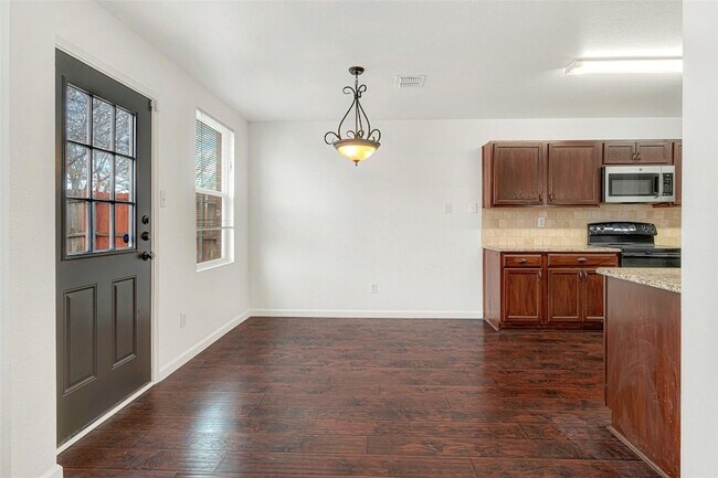 Building Photo - 10876 Rankin Dr
