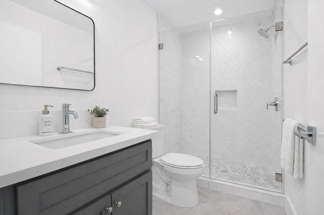 Building Photo - 11737 Courtleigh Dr