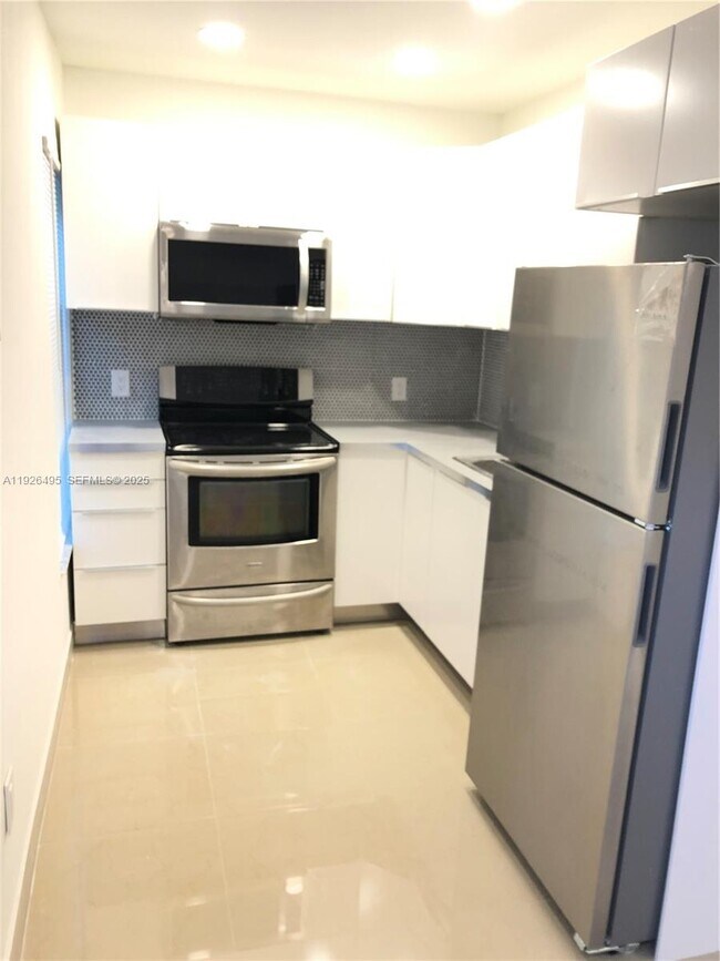 Primary Photo - 2463 NE 183rd St