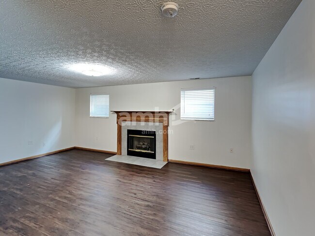 Building Photo - 2180 Maribeth Pl