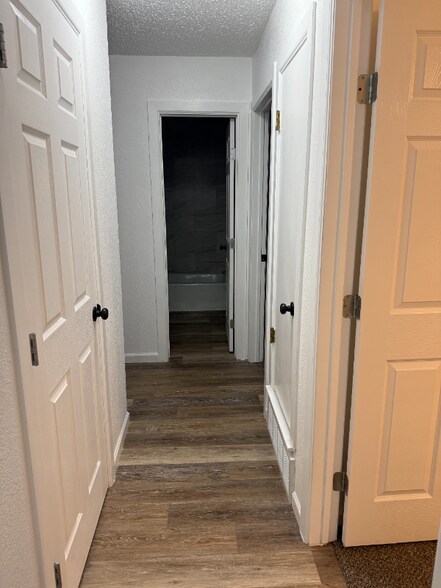 Building Photo - 652 Sue Ann Ln