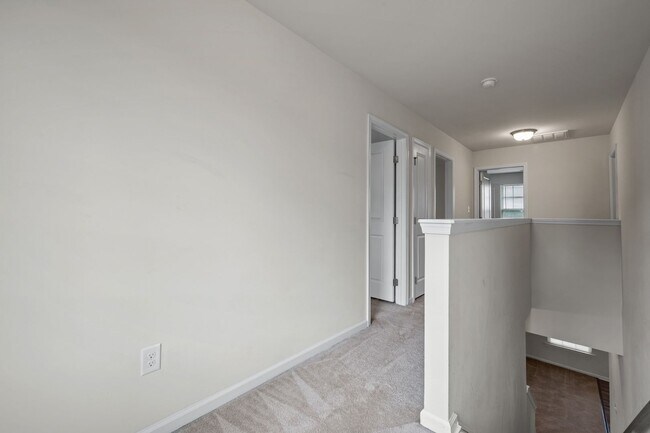 Building Photo - Smithfield Home