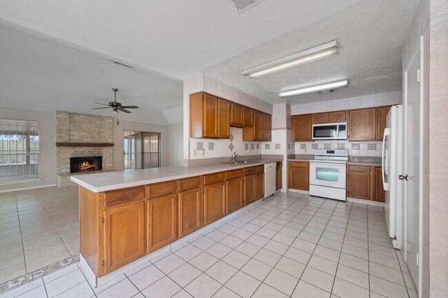 Building Photo - 3627 Hombly Rd