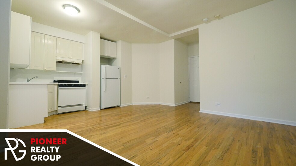 Building Photo - 912 W Dakin St