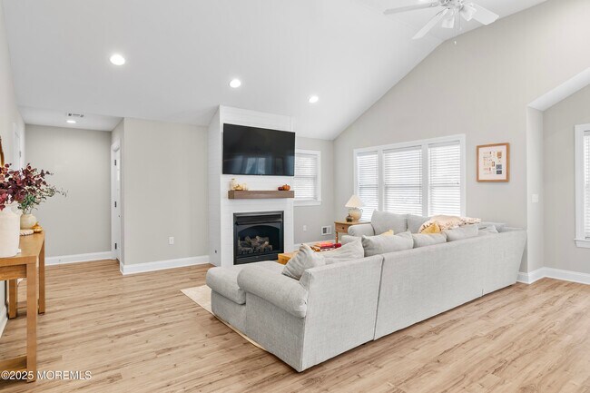 Building Photo - 1260 Pensacola Rd