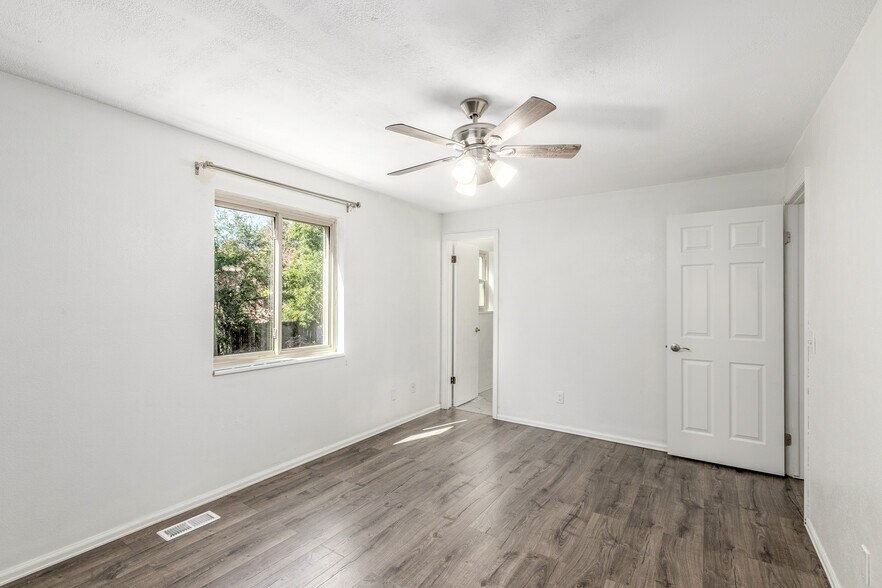 Building Photo - 1549 S Evanston St