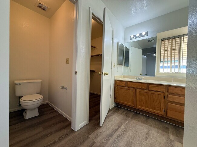 Building Photo - "Charming 3-Bed Oasis with Scenic Views in...