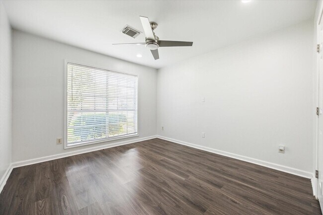 Building Photo - 7614 Braesview Ln