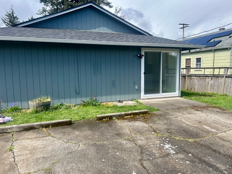 Building Photo - 2911 Z St