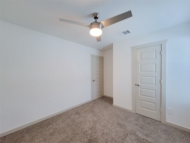 Building Photo - 7015 Halifax Harvest Ln