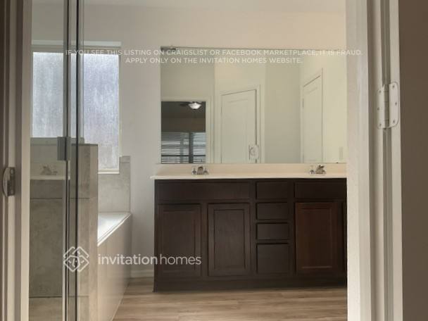 Building Photo - 502 Pecan Landing Ln