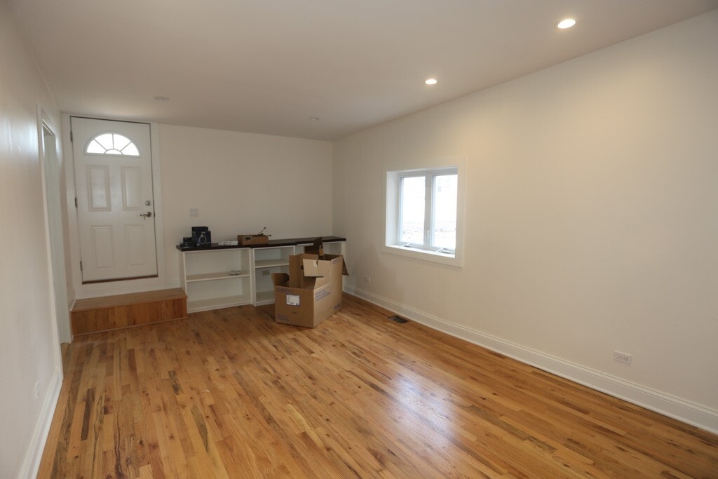 Building Photo - 1727 N Clybourn Ave