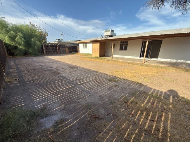 Building Photo - 7010 N 34th Ave