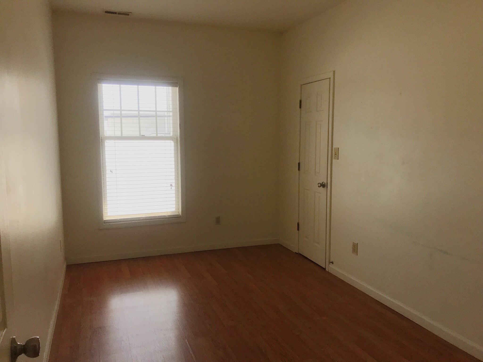 Bedroom - 111 E 6th St