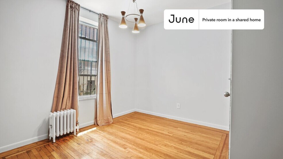 Building Photo - Room in Shared 4 bed/1 bath home