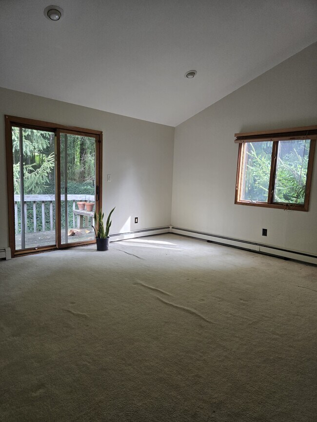 Building Photo - 5 Hannelore Way