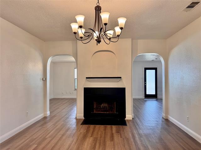 Building Photo - 201 Yosemite Dr