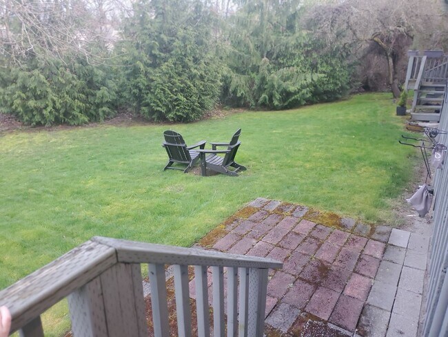 Building Photo - Apartment Availabile, near Children's Hospital and University of Washington