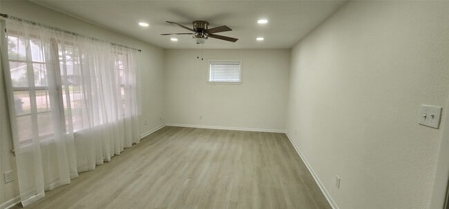 Building Photo - 4921 Nina Lee Ln