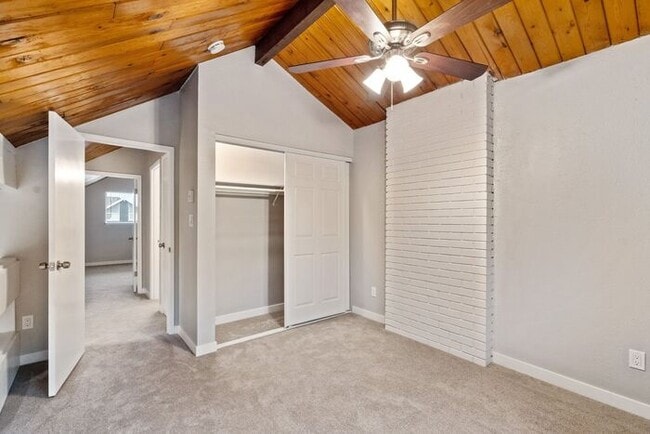 Building Photo - Beautiful Rustic-Style 1-bedroom Apartment...