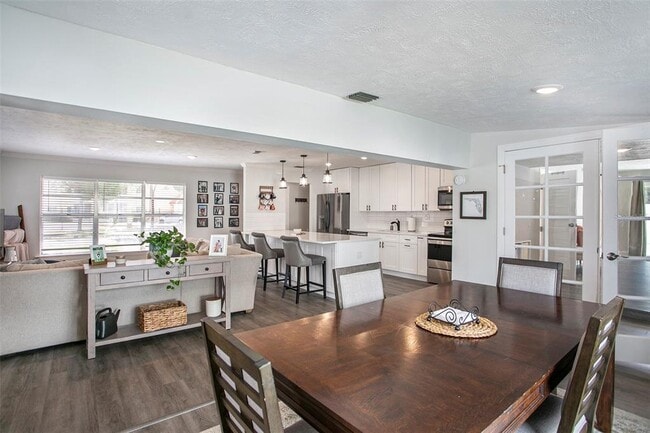 Building Photo - 4602 W Hawthorne Rd