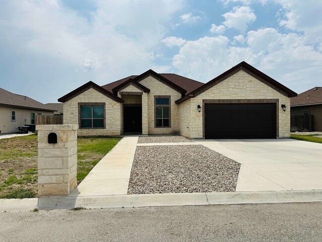 Primary Photo - 416 Quail Creek Dr