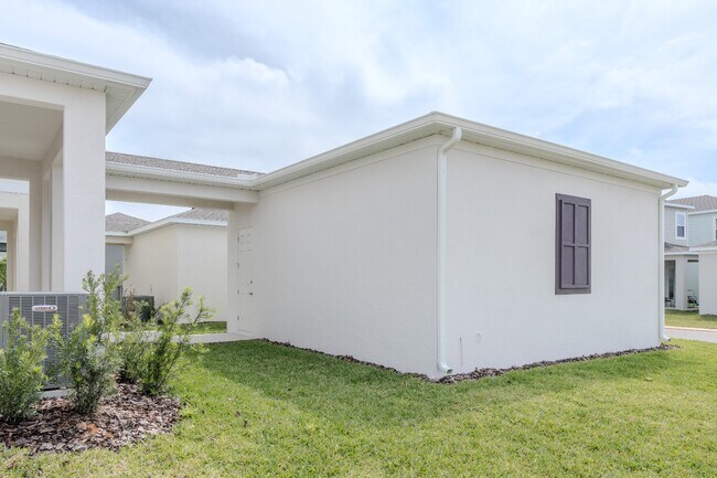 Building Photo - 16705 Victoria Grv Aly
