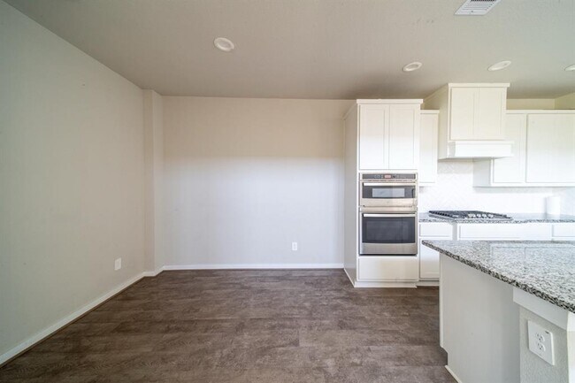 Building Photo - 3406 Royal Elk Ct