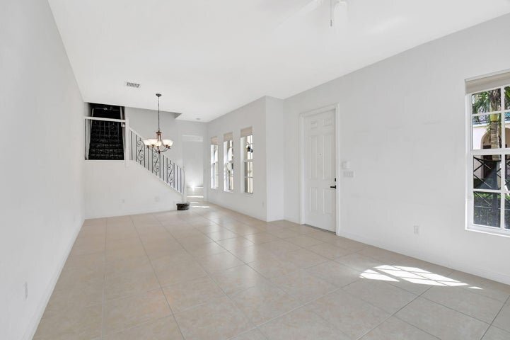 Building Photo - 838 NW 83rd Ln