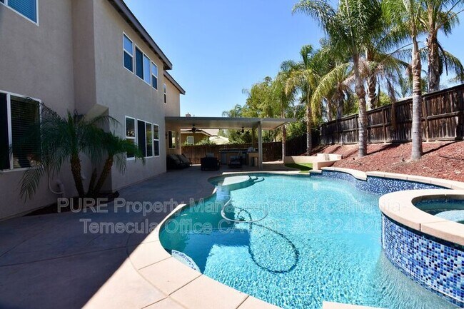 Building Photo - 31824 Via Del Paso